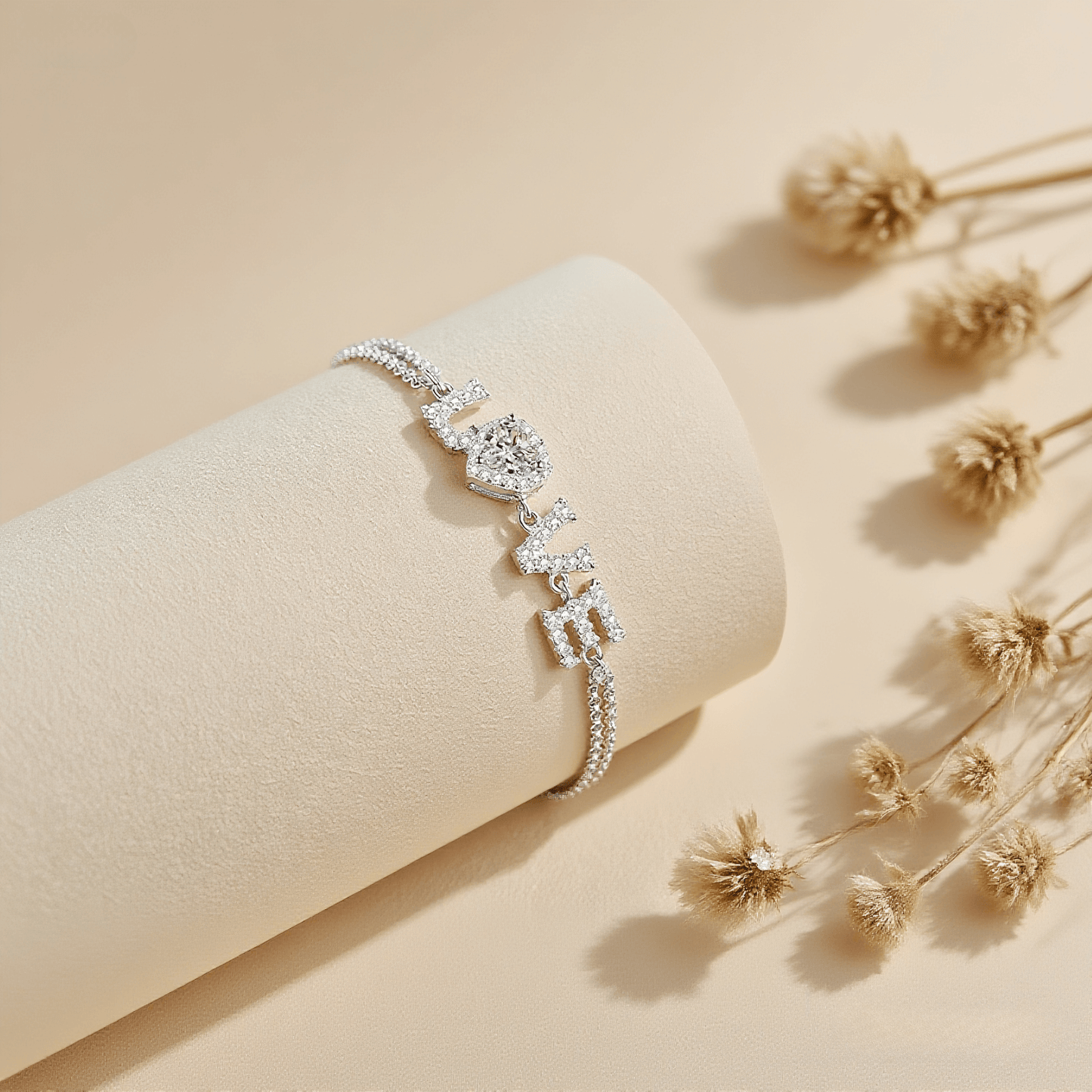 LovHeart Moissanite Bracelet — bracelet with moissanite heart-motifs and adjustable chain, romantic and elegant.