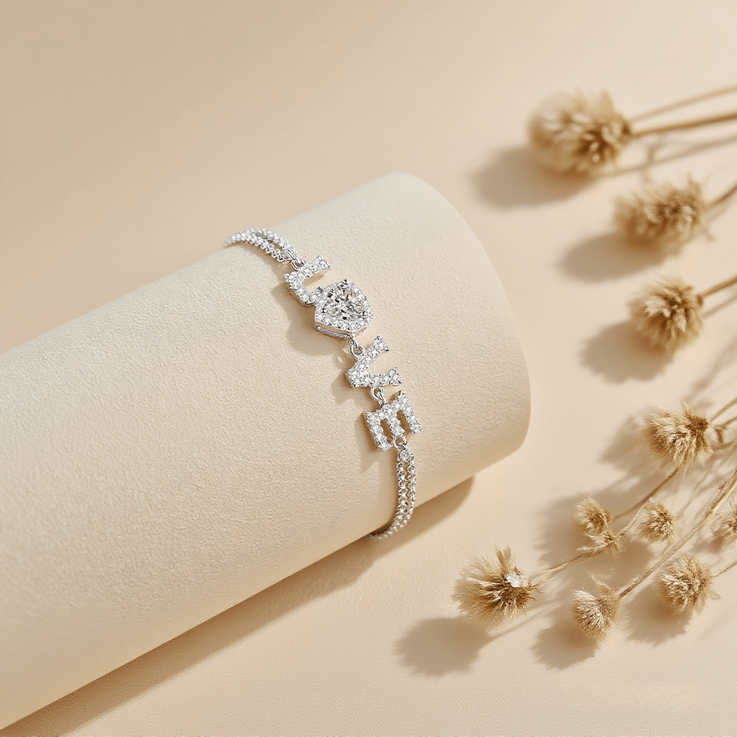 LovHeart Moissanite Bracelet — bracelet with moissanite heart-motifs and adjustable chain, romantic and elegant.