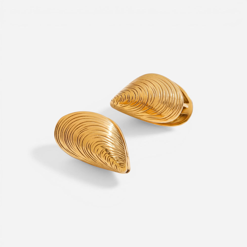 Pair of realistic gold shell stud earrings waterproof stainless steel jewelry.