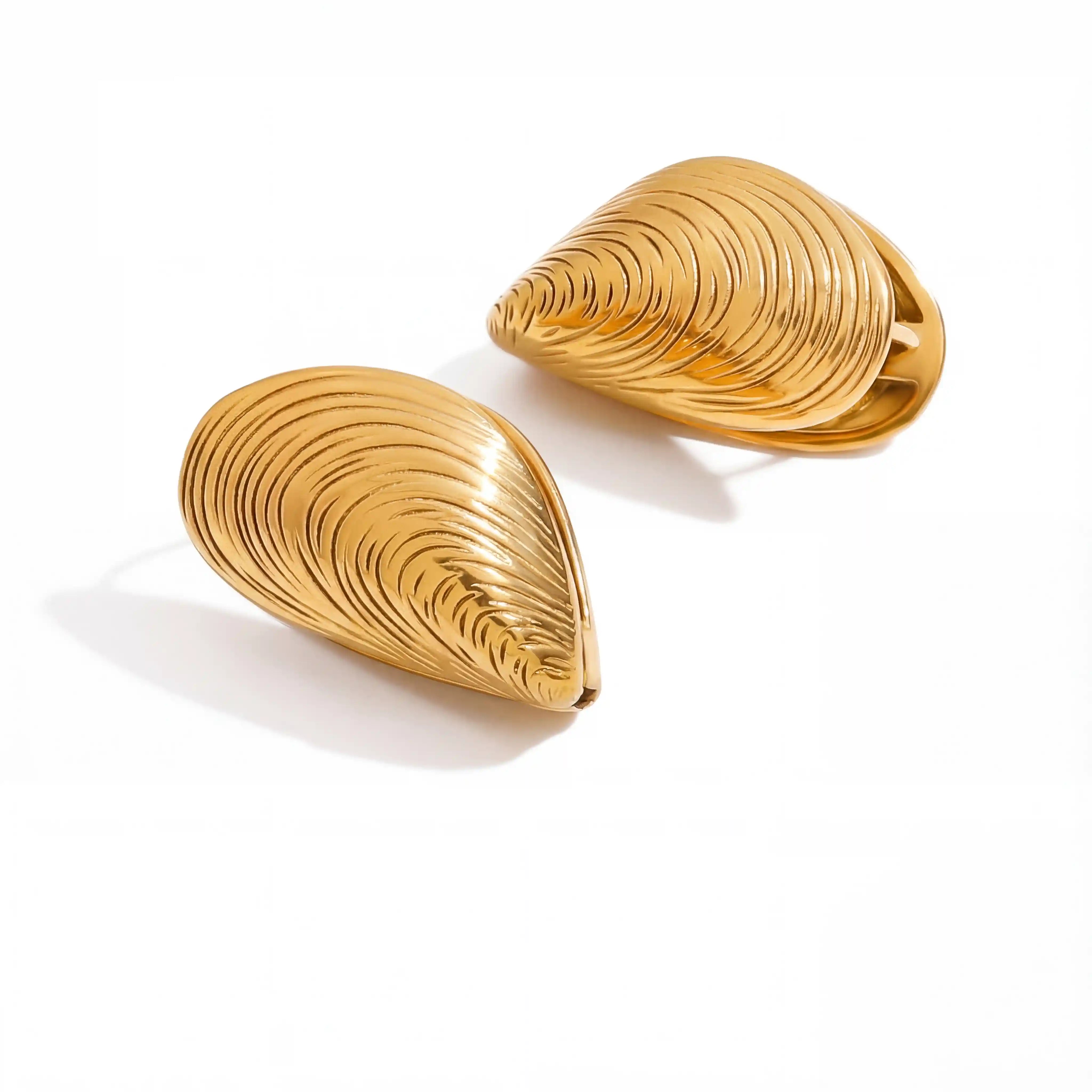 Pair of realistic gold shell stud earrings waterproof stainless steel jewelry.