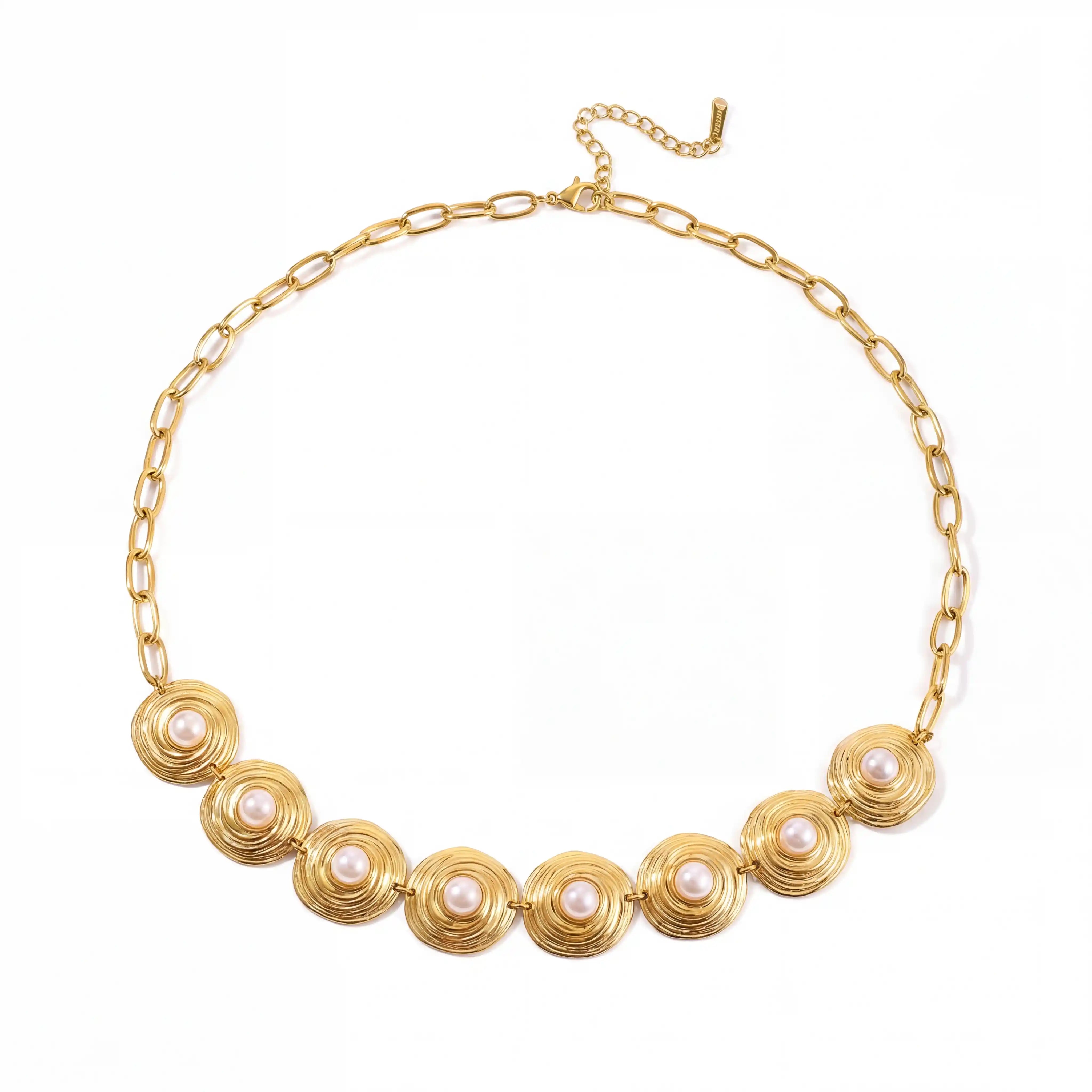 Hera Vintage Pearl Coin Necklace Secondary image