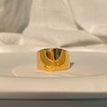 Gold / J