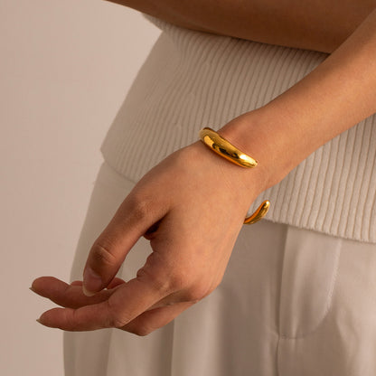 Minimal Wave Open Bangle