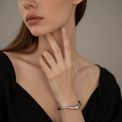 Minimal Wave Open Bangle