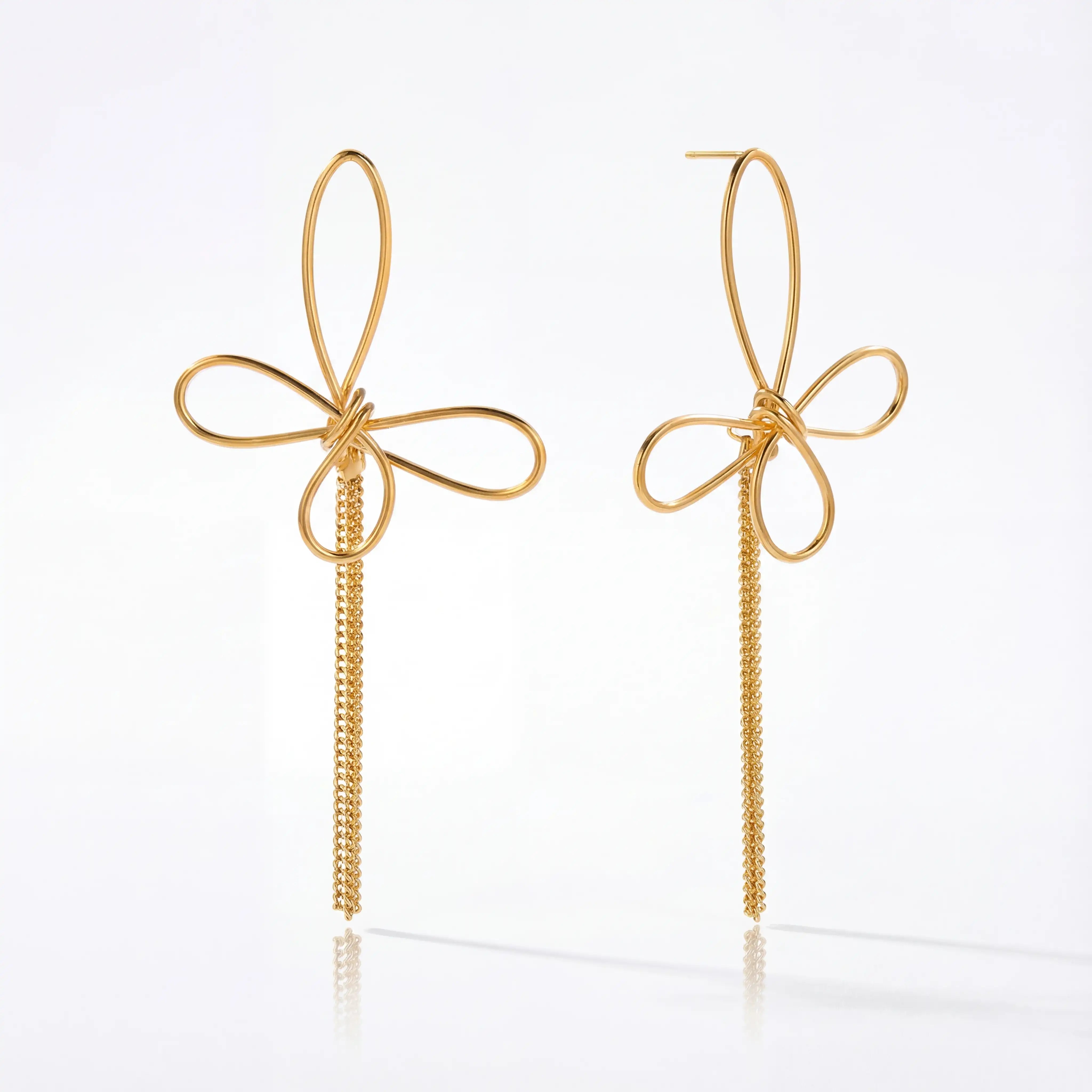 Psyche Wire Ribbon Bow Earrings Secondary image