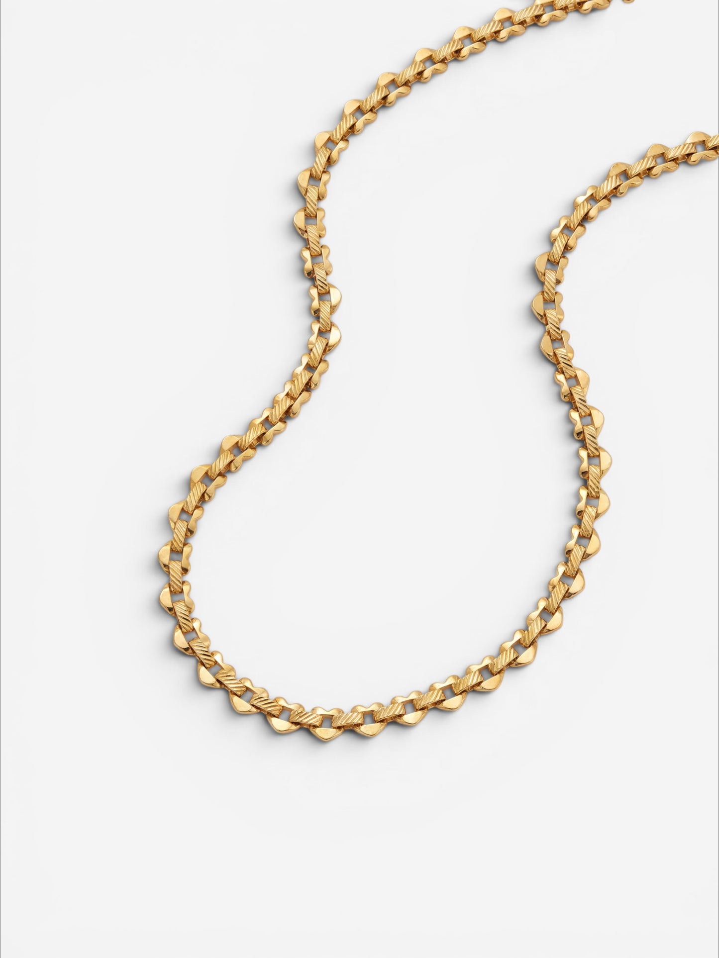 Carina Ribbed Heart Chain
