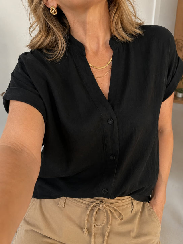 Person wearing the jewelry set