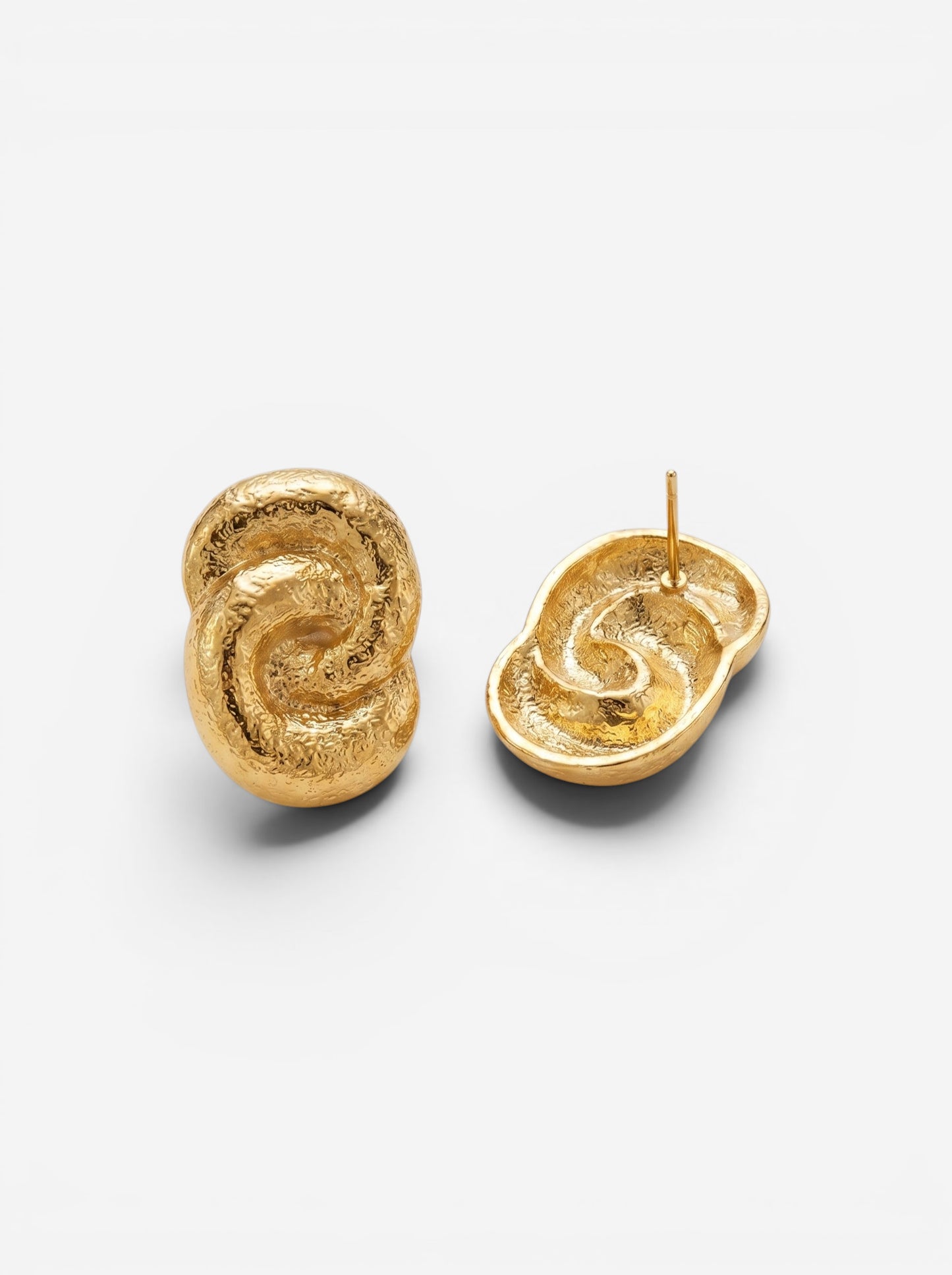 Hebe Molten Studs